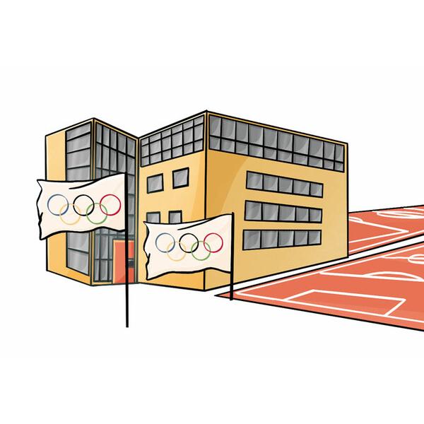 Moderne Sportanlage mit olympischen Fahnen vor einem gelben Geb&auml;ude und einem roten Sportplatz.