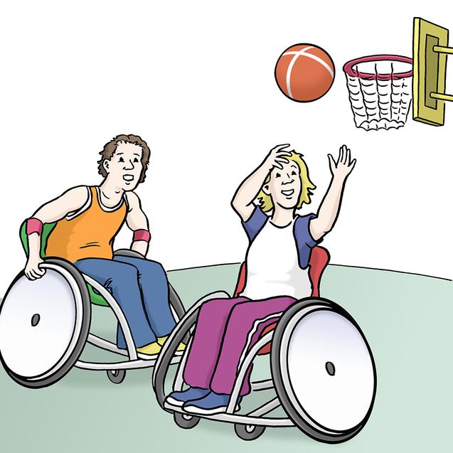 Zwei Personen im Rollstuhl spielen Basketball; eine wirft einen Ball auf den Korb.